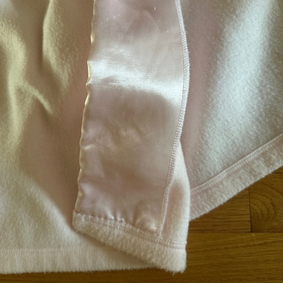 Erika Taylor Long Fleece Robe Pink Size Medium - Picture 13 of 15